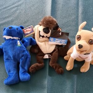 three bean filled toys   taco bell dog, tazmanian devil and blue bear